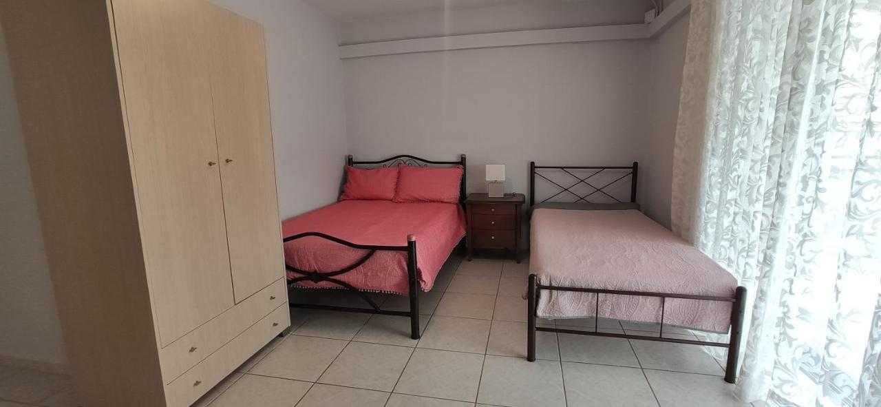 Ostria Apartment Ierissos Bagian luar foto